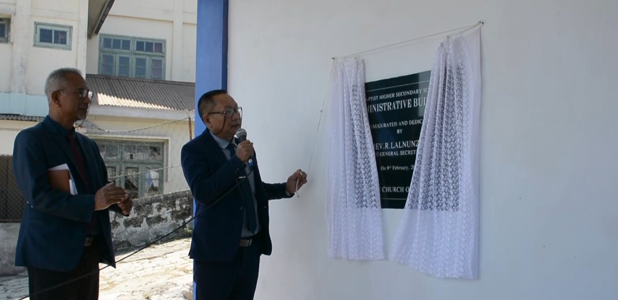 BHSS Serkawn Administrative Building sak thar chu Rev. R. Lalnunzira, AGS-Service in a hawng.