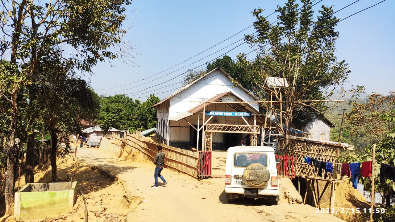 Property Director leh J.E.  te, Rotlang ‘W’-ah Biak In sak dan tur enfiahin an kal.