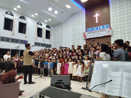 Pastor Bial Hrang hrangah KNP Inkhawmpui an hmang.